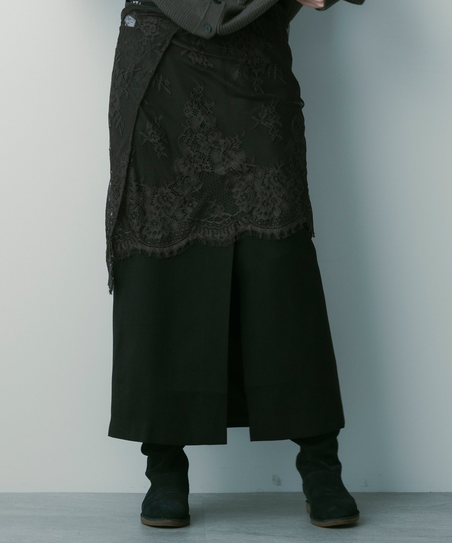 フロントスリットスカート