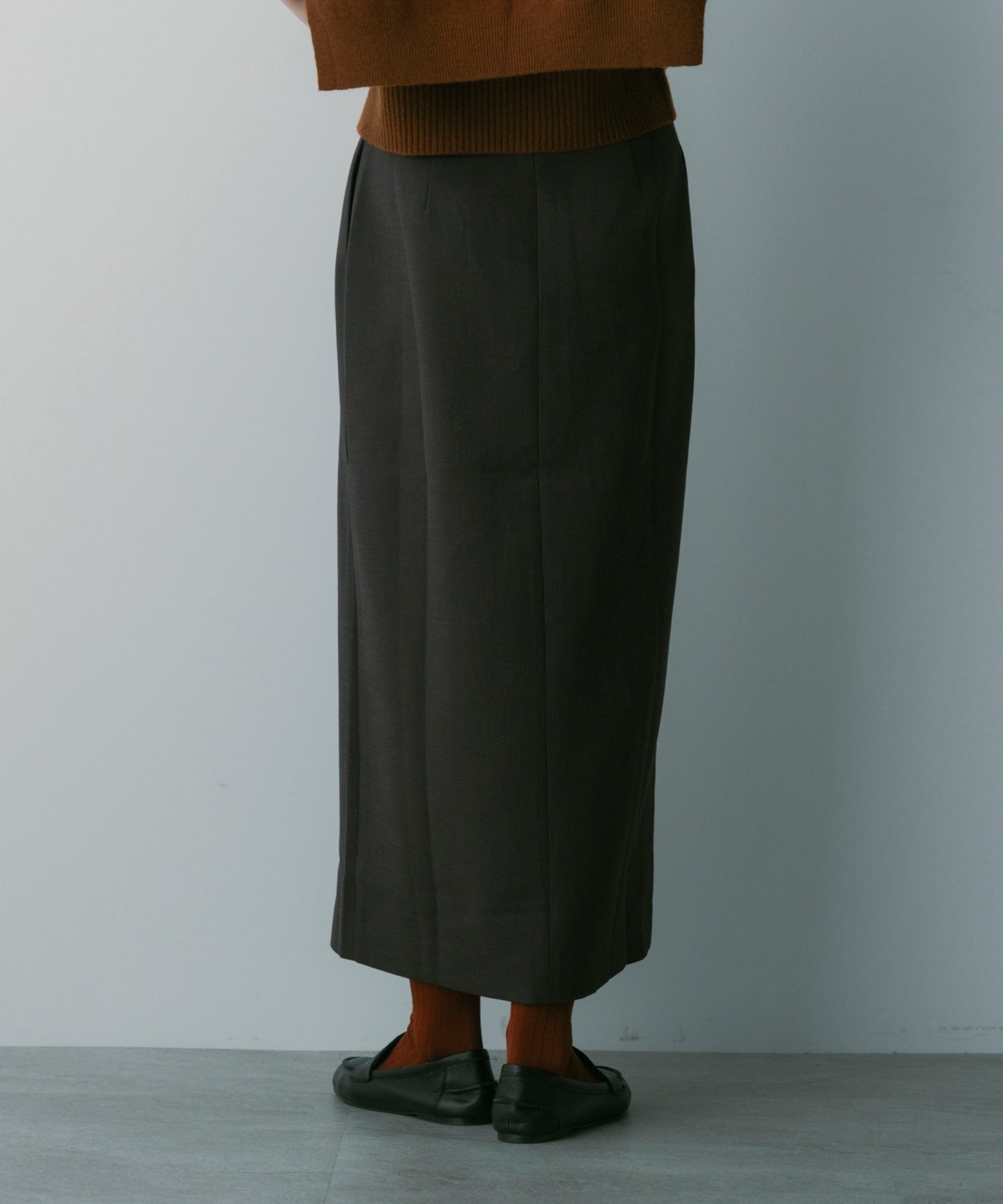 フロントスリットスカート