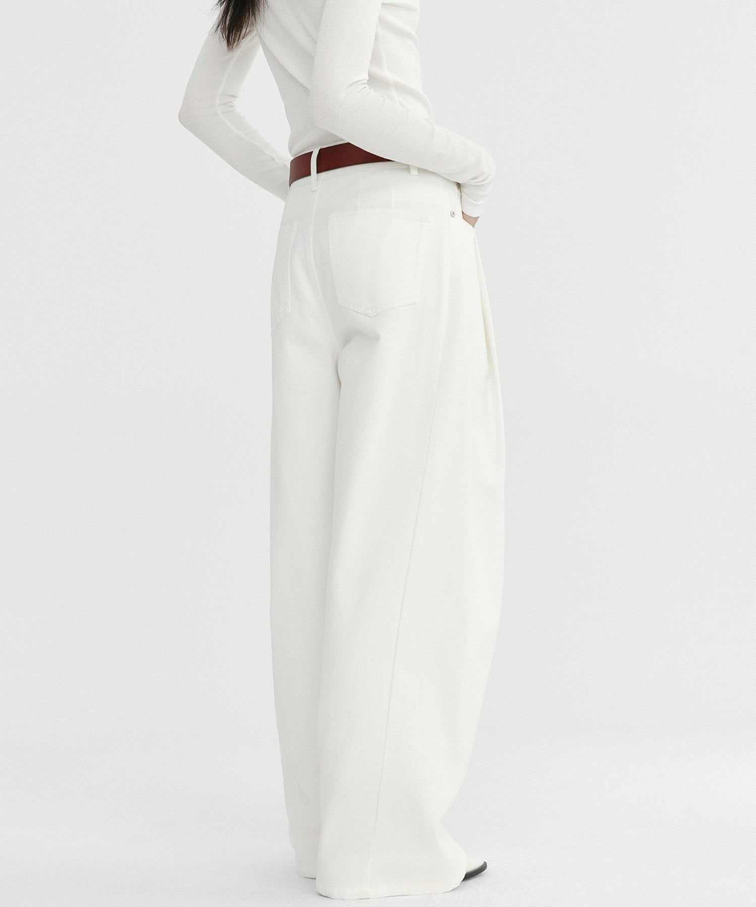 ホワイトデニム ワイドパンツ