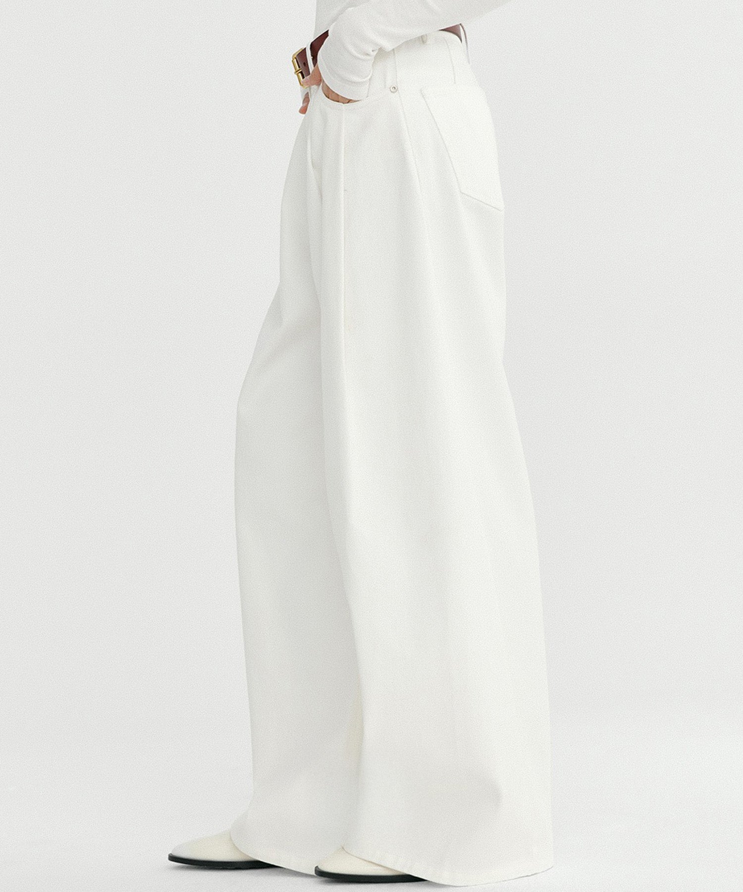 ホワイトデニム ワイドパンツ