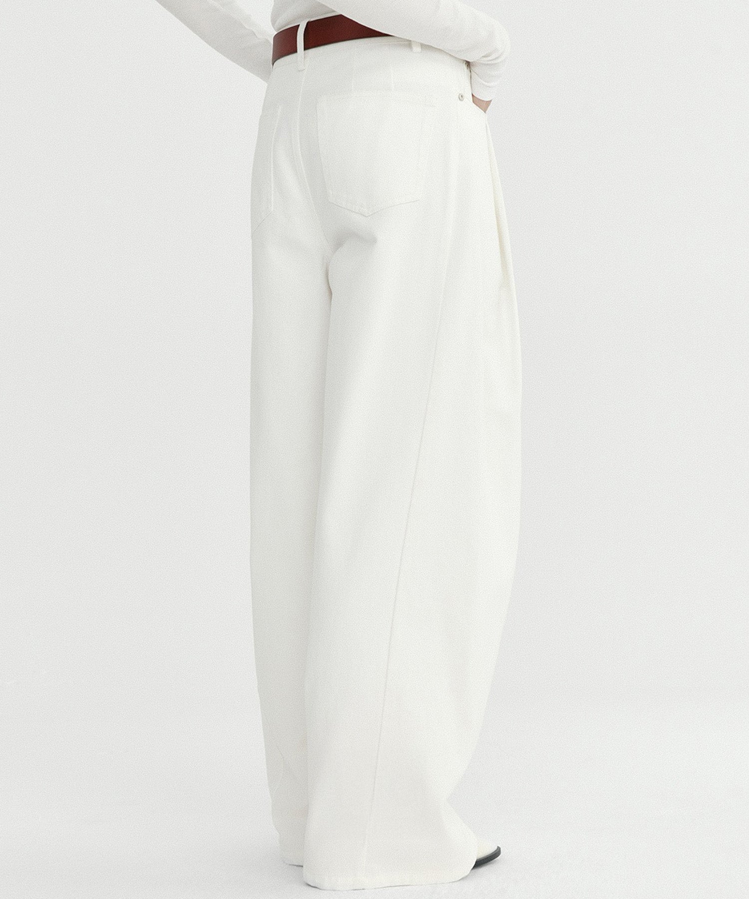 ホワイトデニム ワイドパンツ