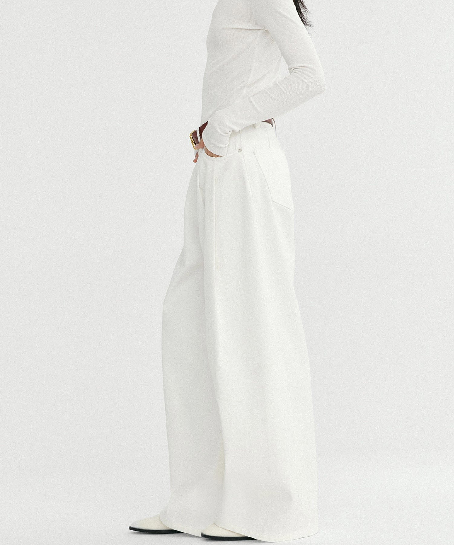 ホワイトデニム ワイドパンツ