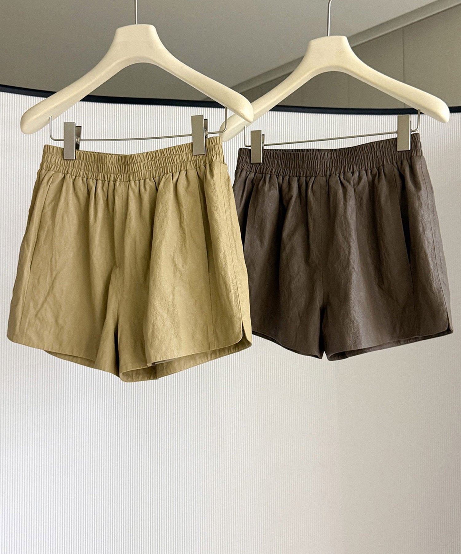シンセティックレザー ショートパンツ