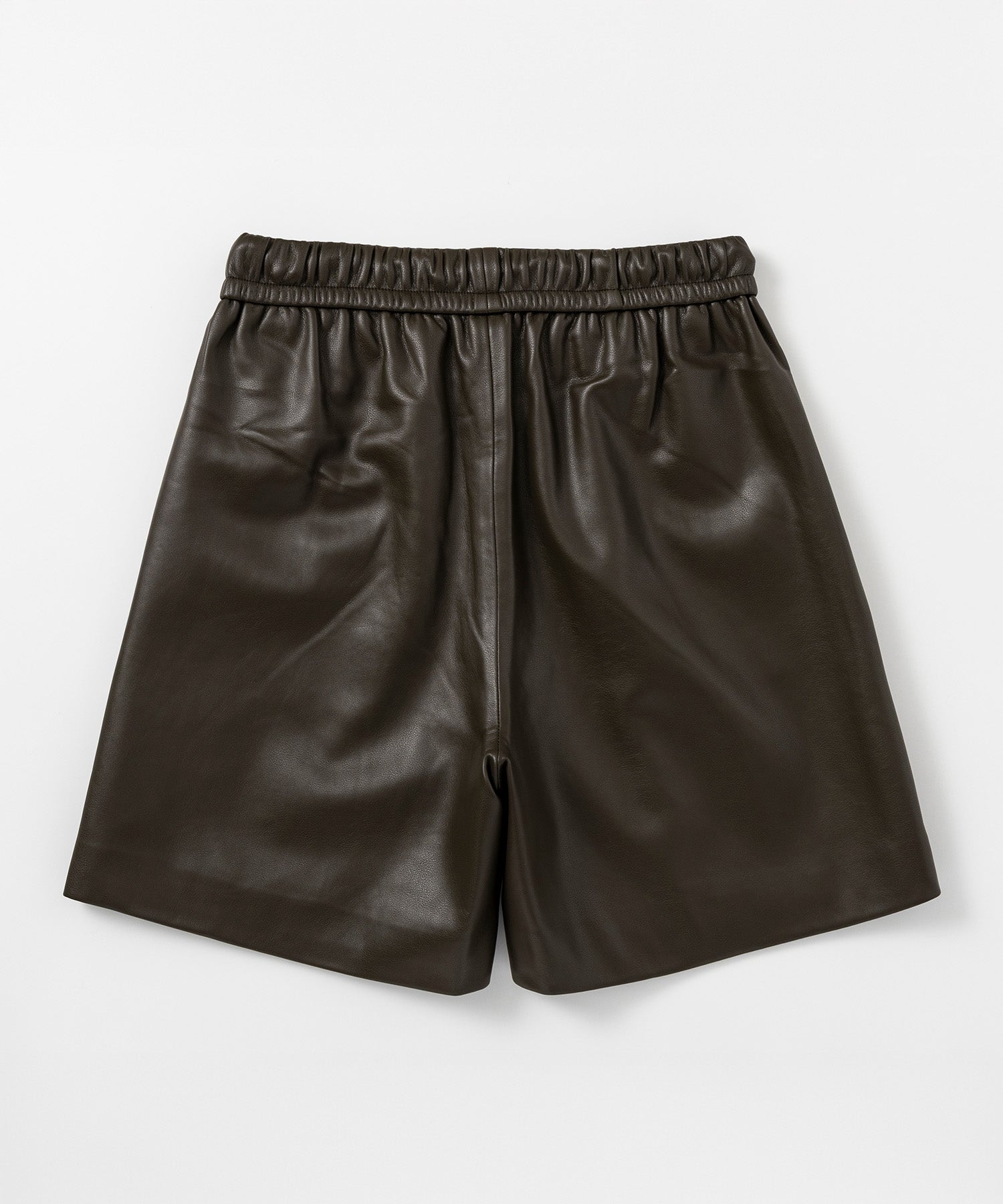 シンセティックレザーショートパンツ