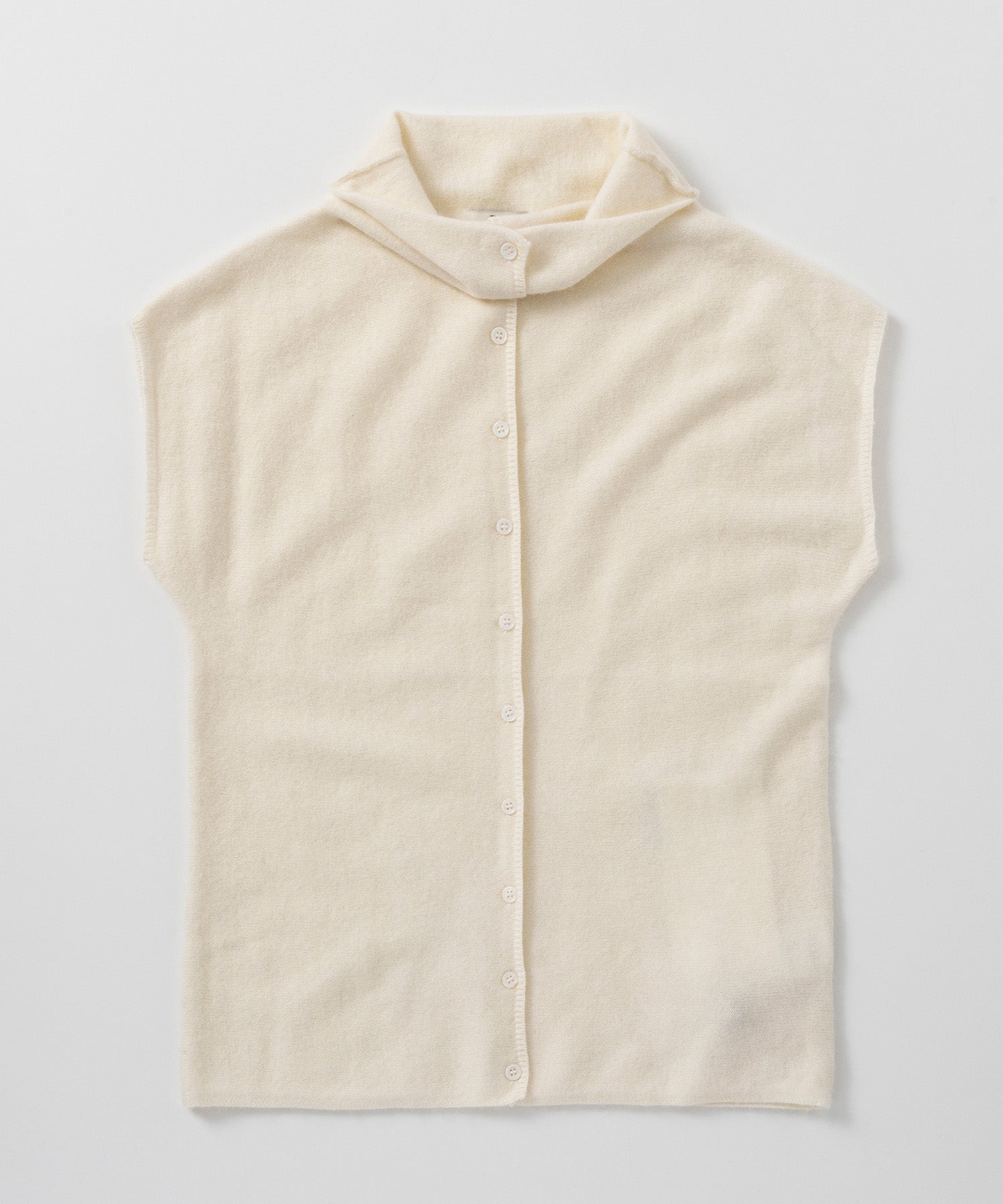 タートルネックニットベスト