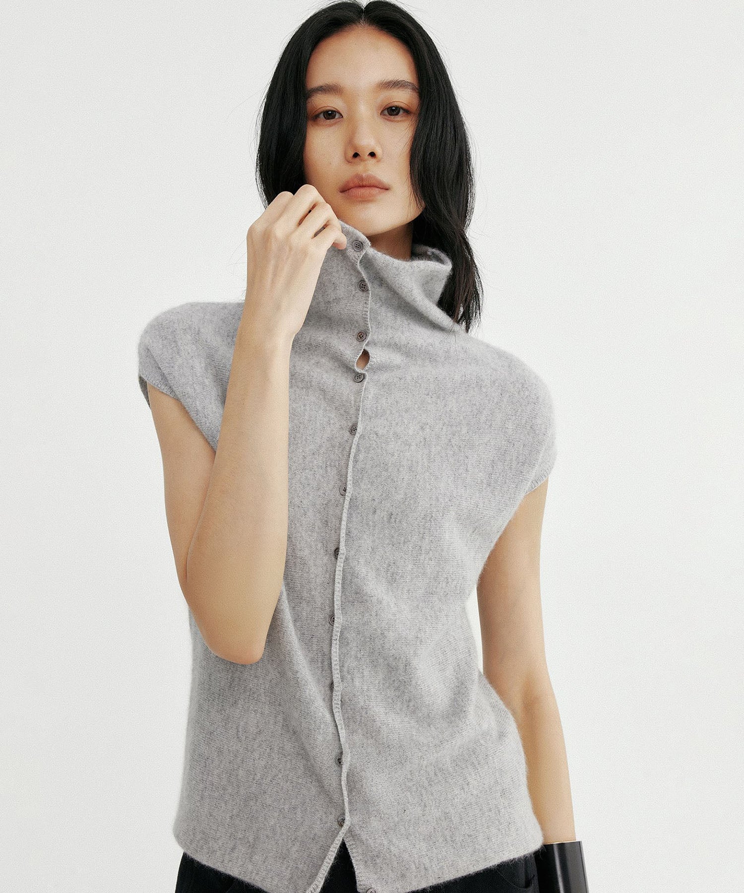 タートルネックニットベスト