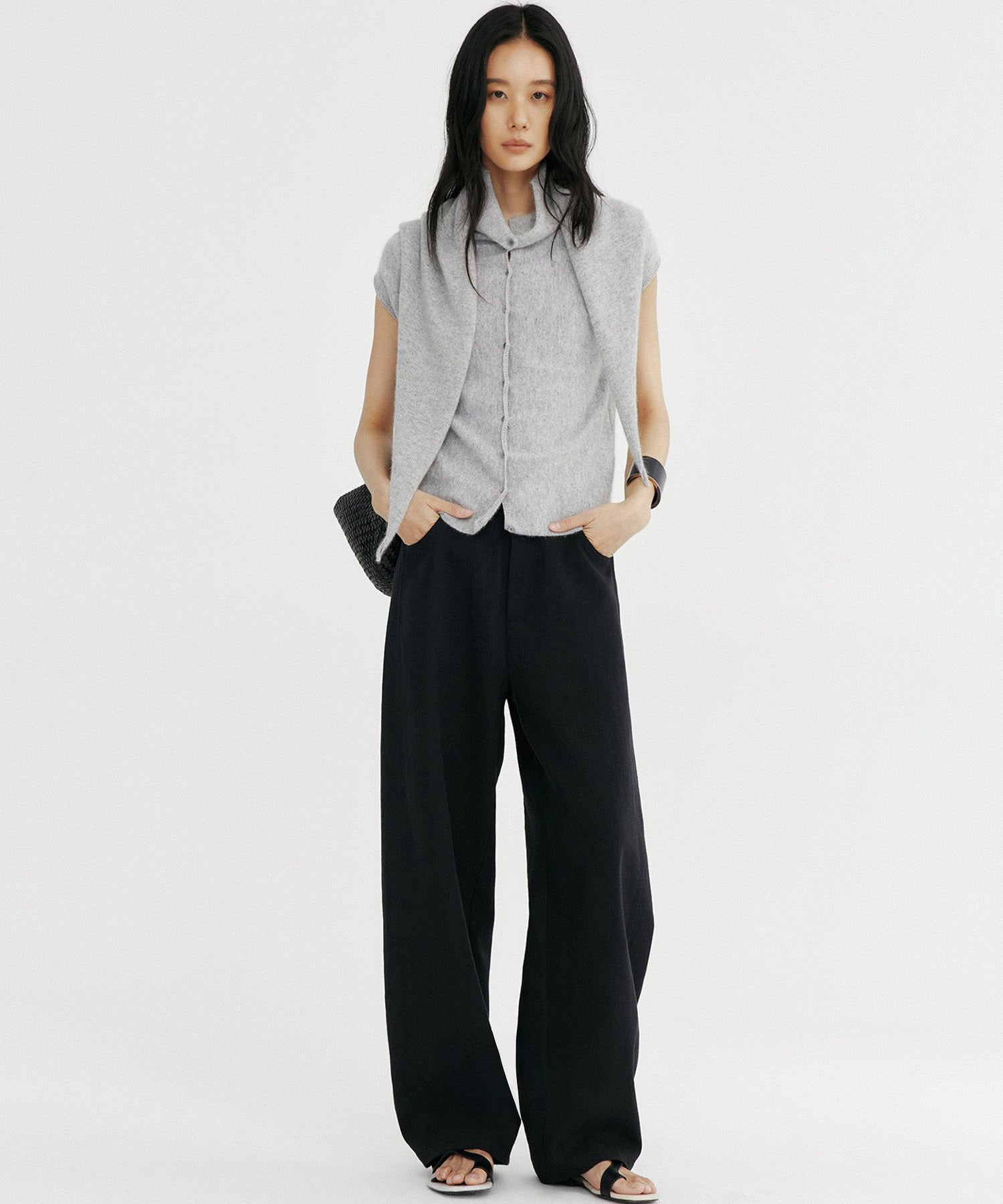 タートルネックニットベスト