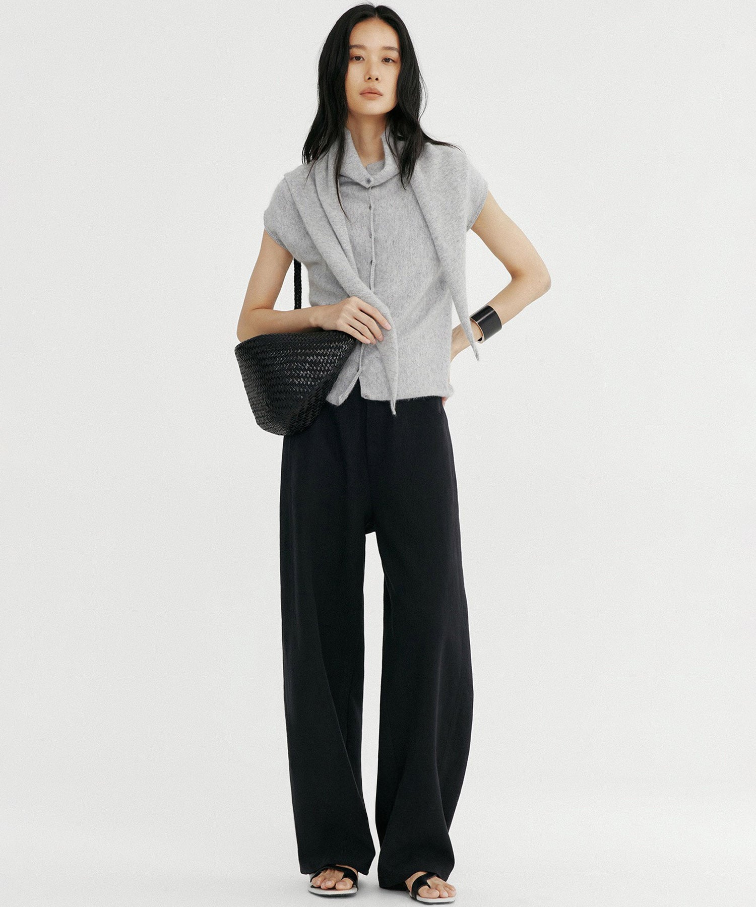 タートルネックニットベスト