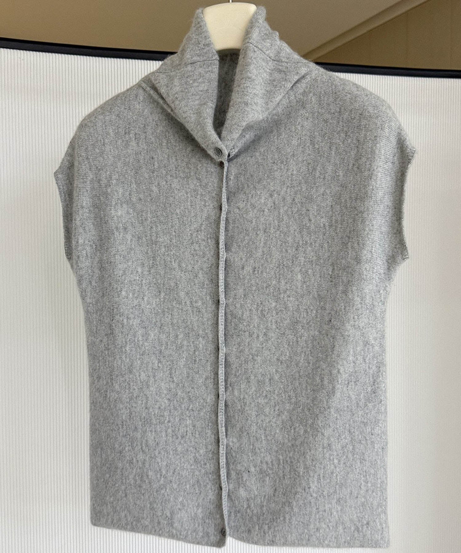 タートルネックニットベスト