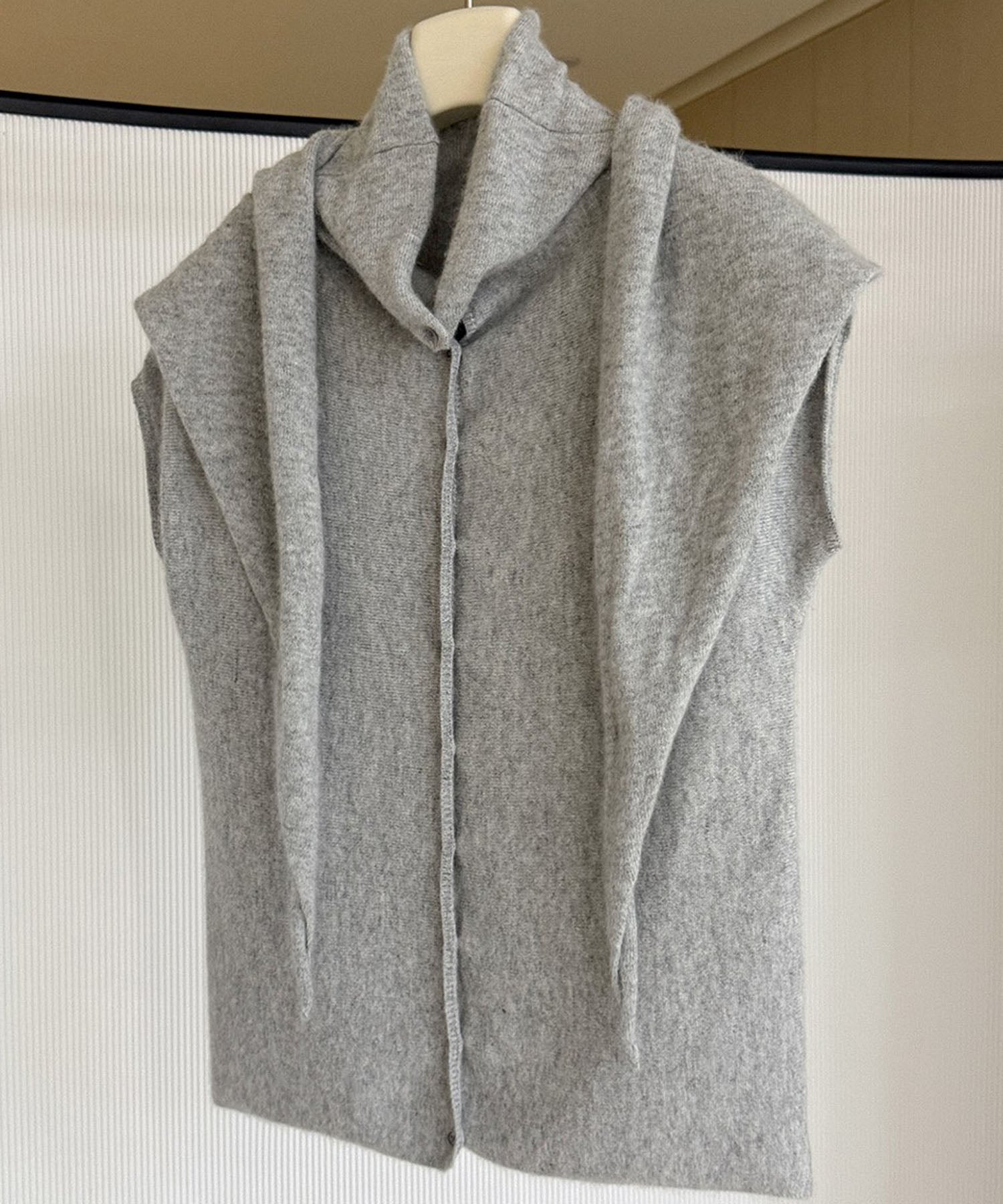 タートルネックニットベスト