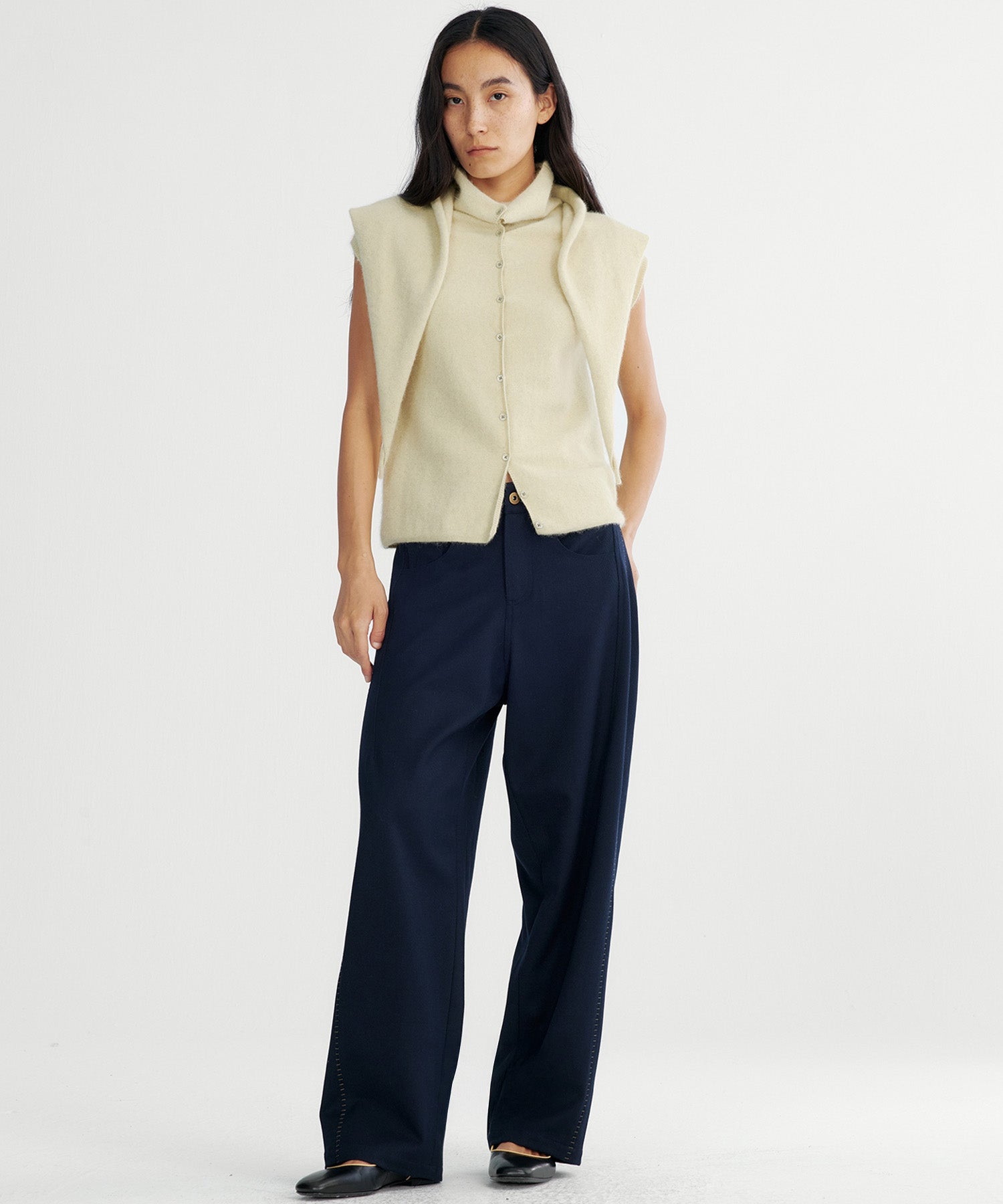 タートルネックニットベスト