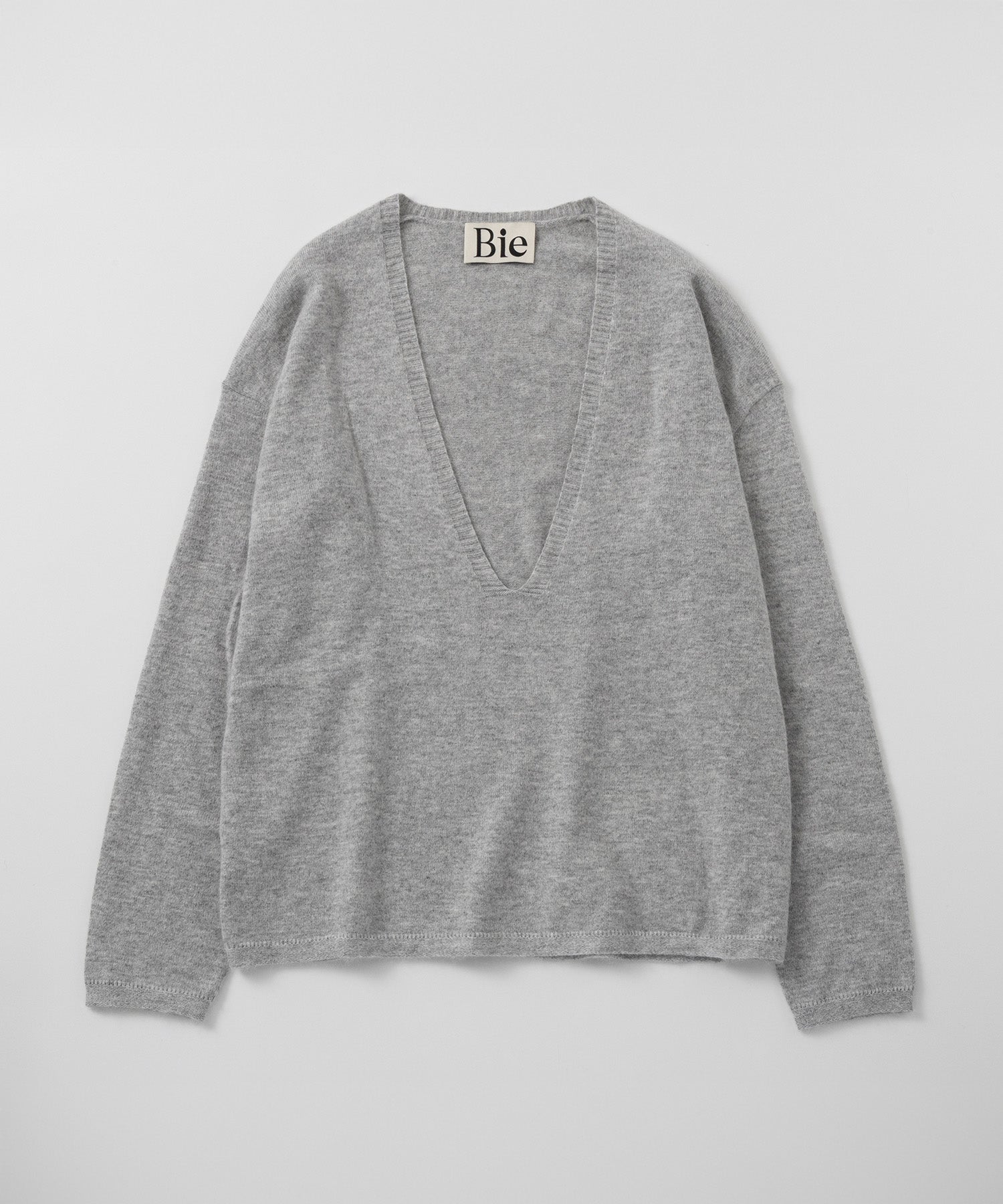 【12月上旬お届け予約商品】シルクブレンドVネックニット