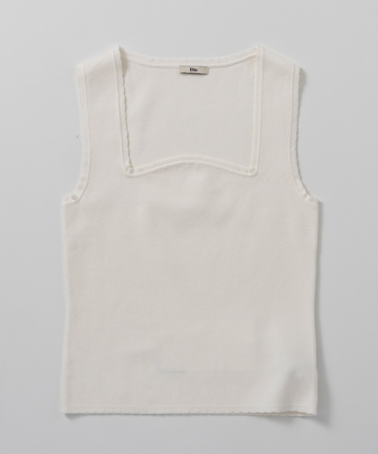 スクエアネック タンクトップ