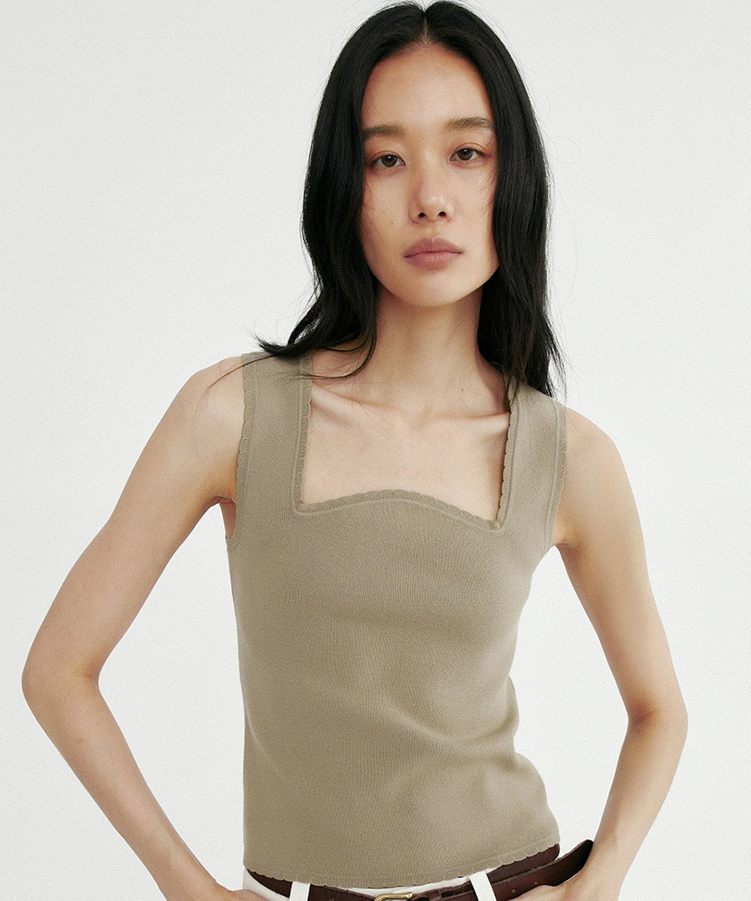 スクエアネック タンクトップ