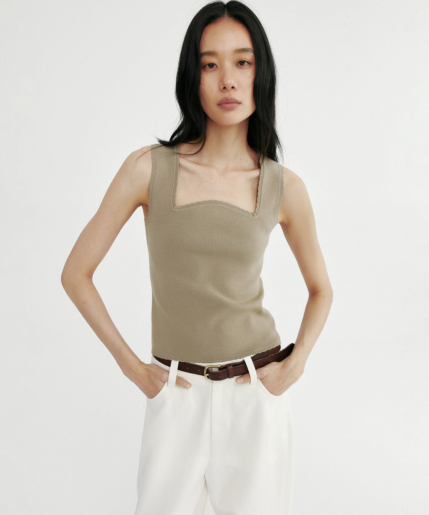スクエアネック タンクトップ