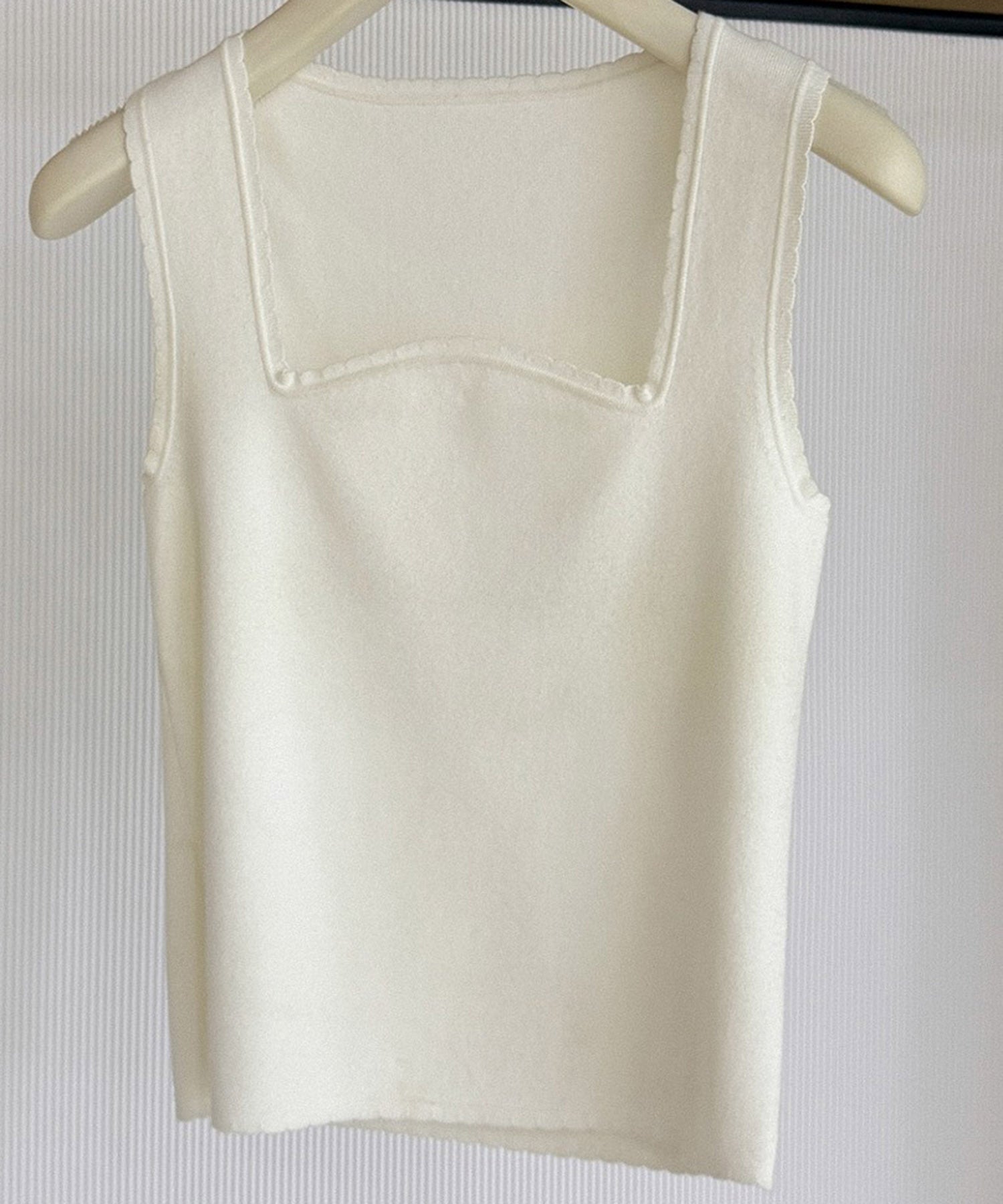 スクエアネック タンクトップ