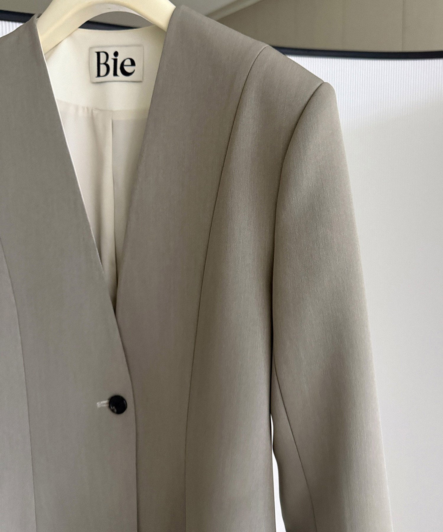 ワンボタン ノーカラージャケット