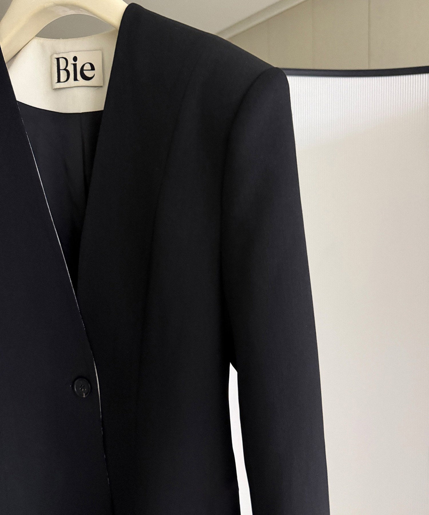 ワンボタン ノーカラージャケット