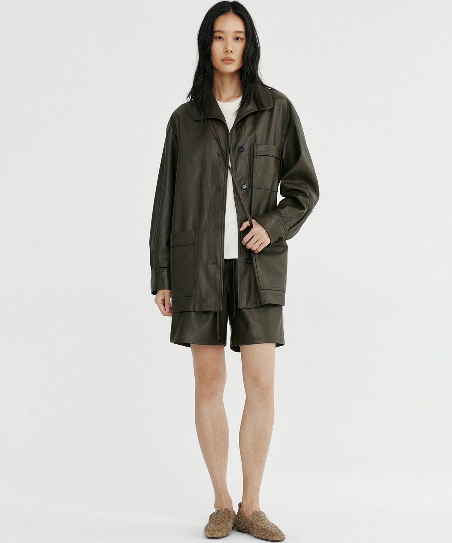 オープンカラーレザーライクジャケット