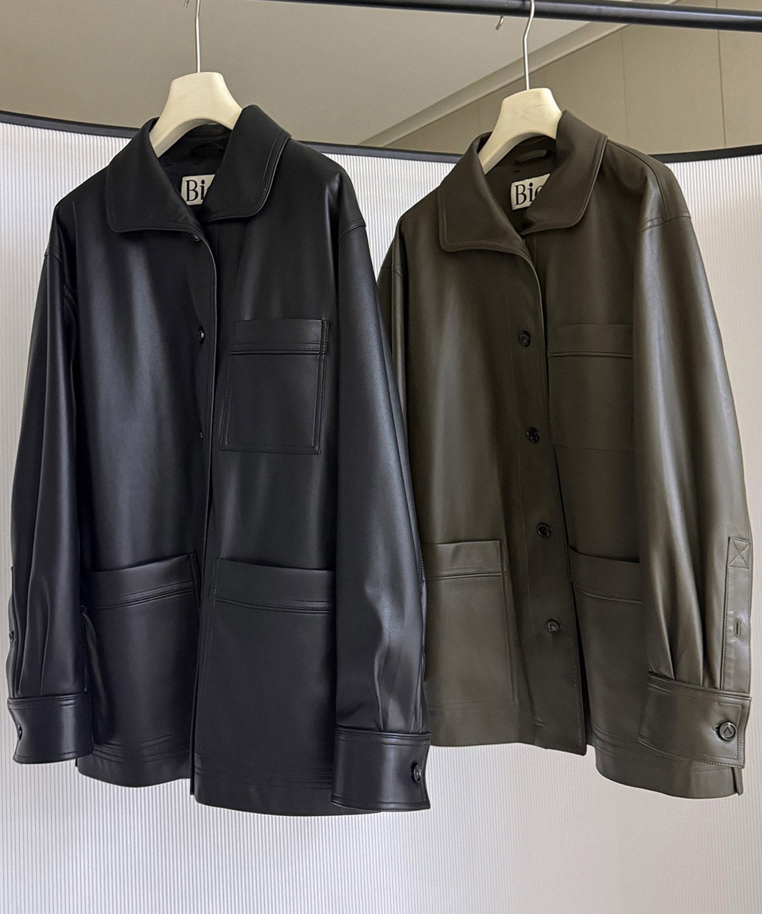 オープンカラーレザーライクジャケット