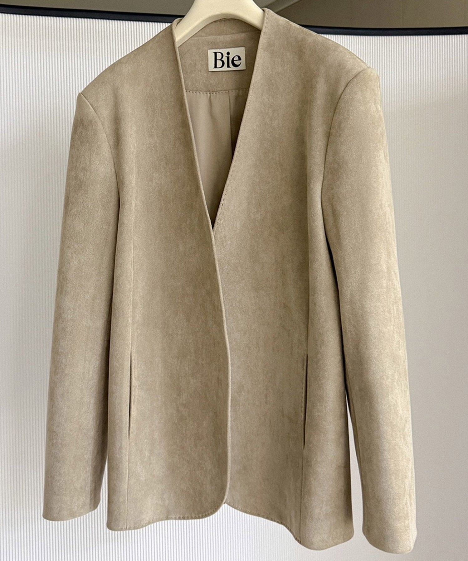 【12月上旬お届け予約商品】スエードタッチノーカラージャケット