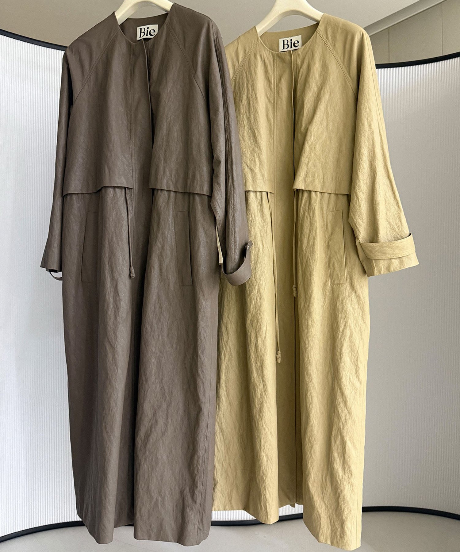 シンセティックレザー ノーカラーロングコート