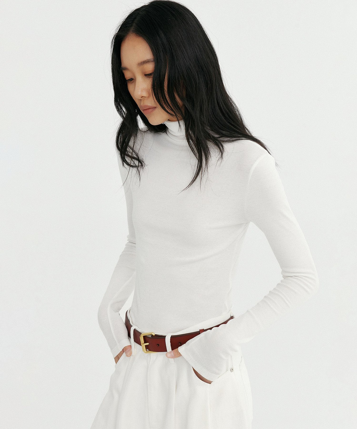 タートルネックリブトップス