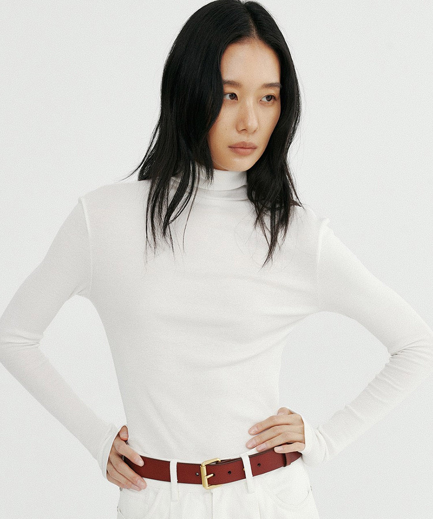 タートルネックリブトップス