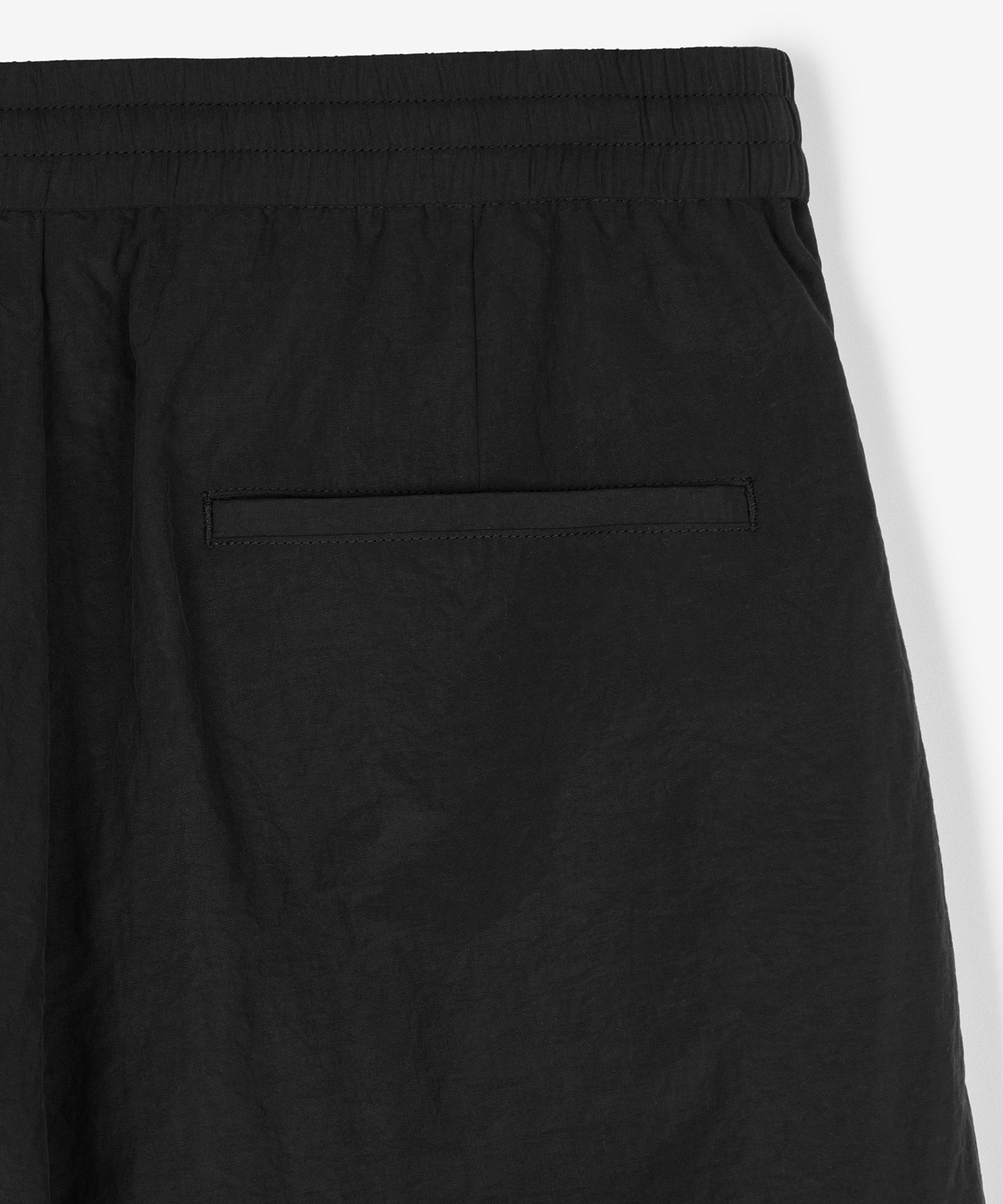 ワイドテーパードパンツ