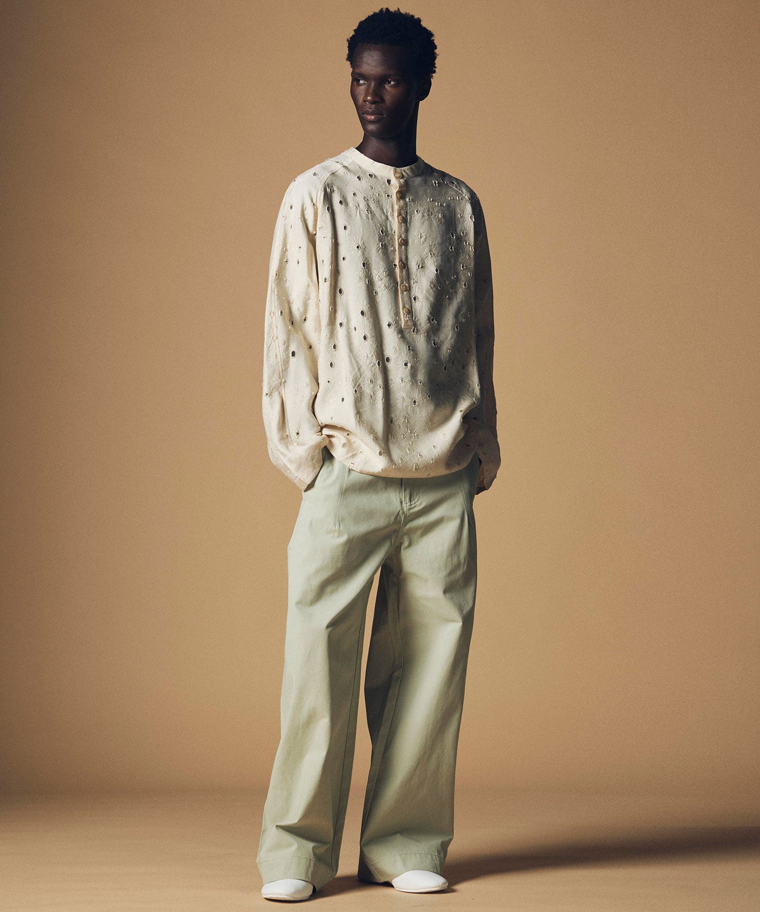 アイレットレース プルオーバーシャツ