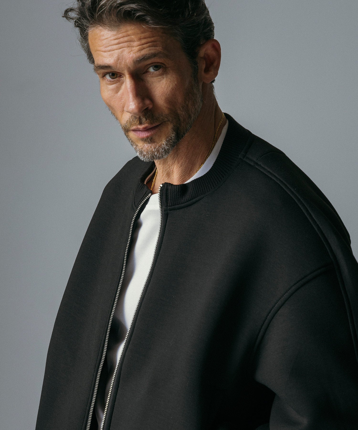 クルーネックジップブルゾン