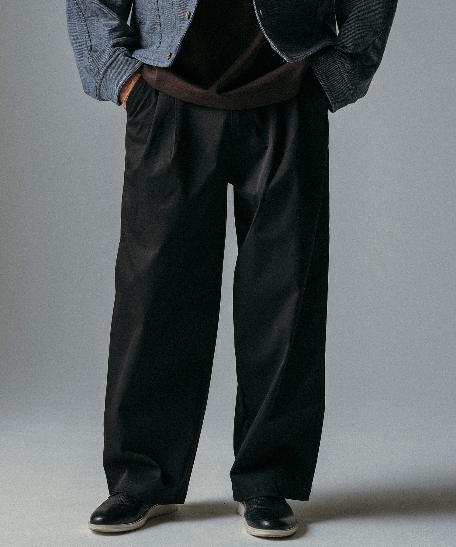 ハイウエスト ワンプリーツワイドパンツ