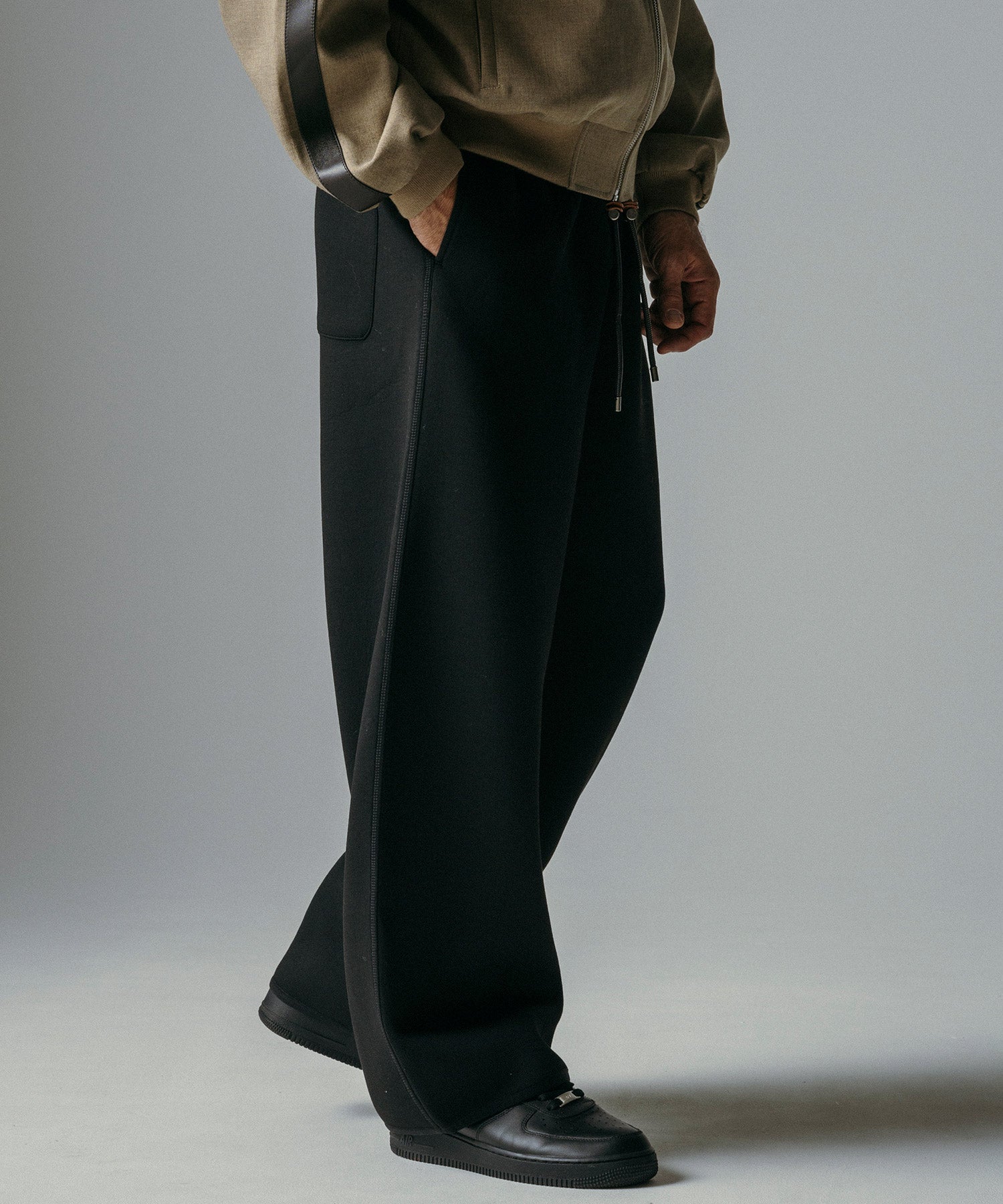 リラックス ワイドドロストパンツ