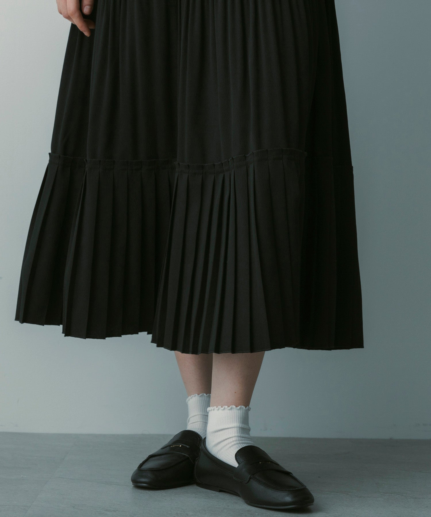 プリーツミディスカート