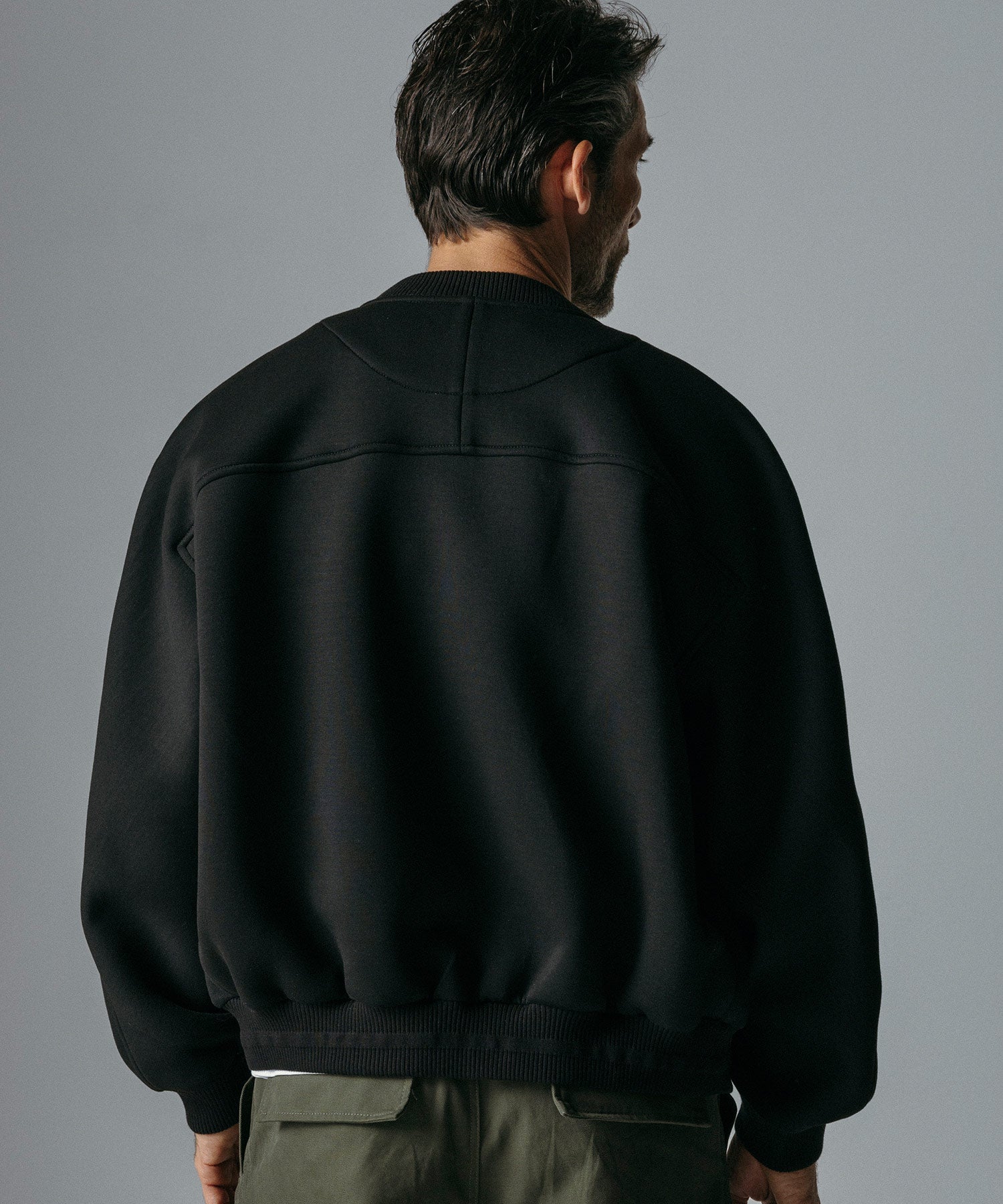 クルーネックジップブルゾン