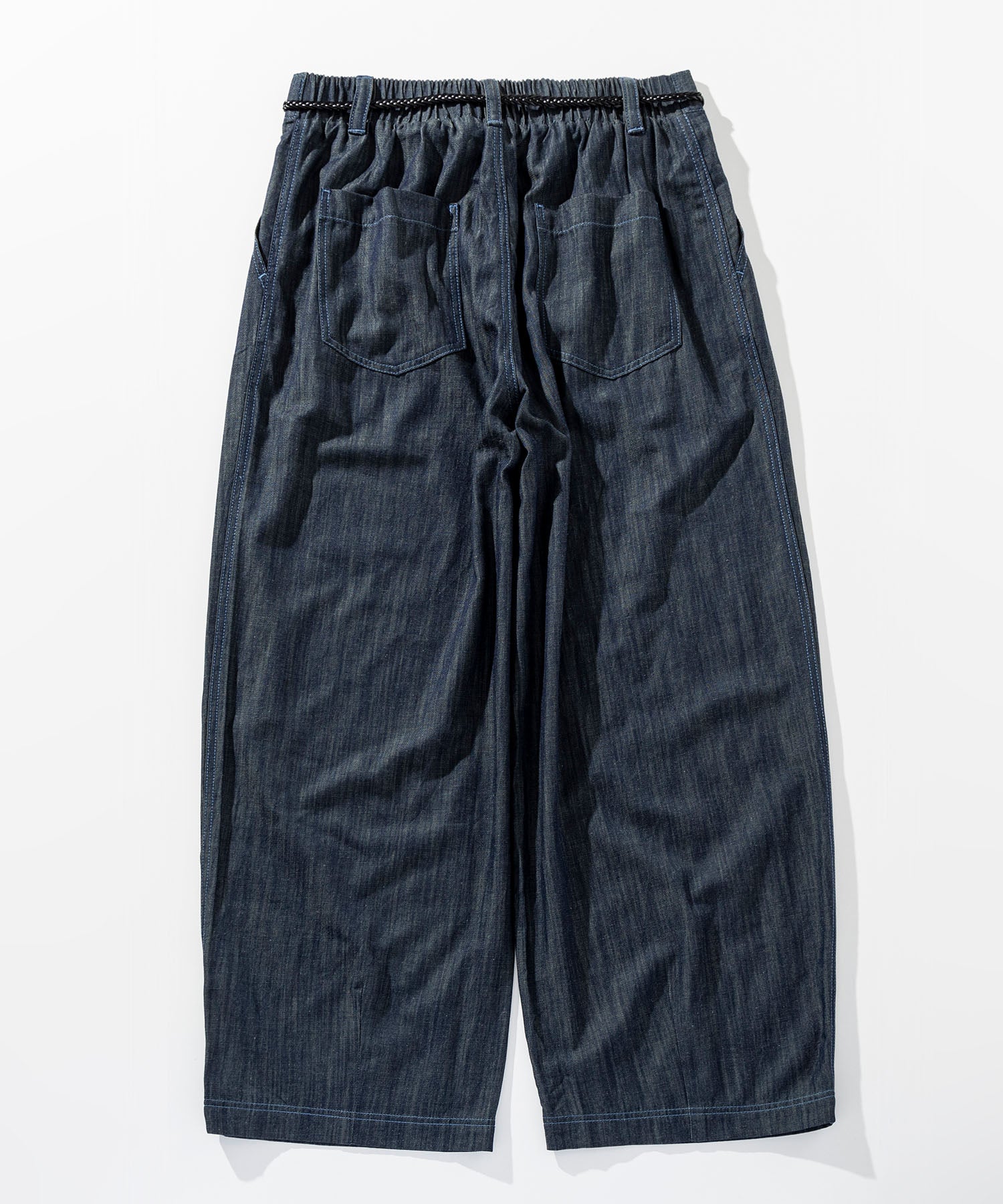 【12月上旬お届け予約商品】編み紐付き クロップド丈 ワイドデニムパンツ