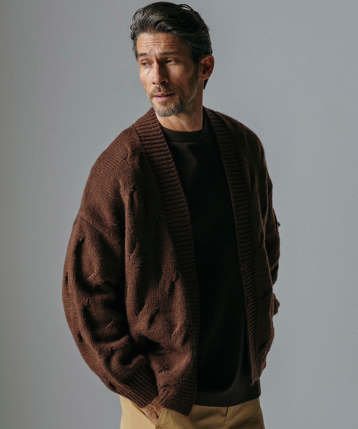 【12月上旬お届け予約商品】ケーブル透かし編み Vネックカーディガン