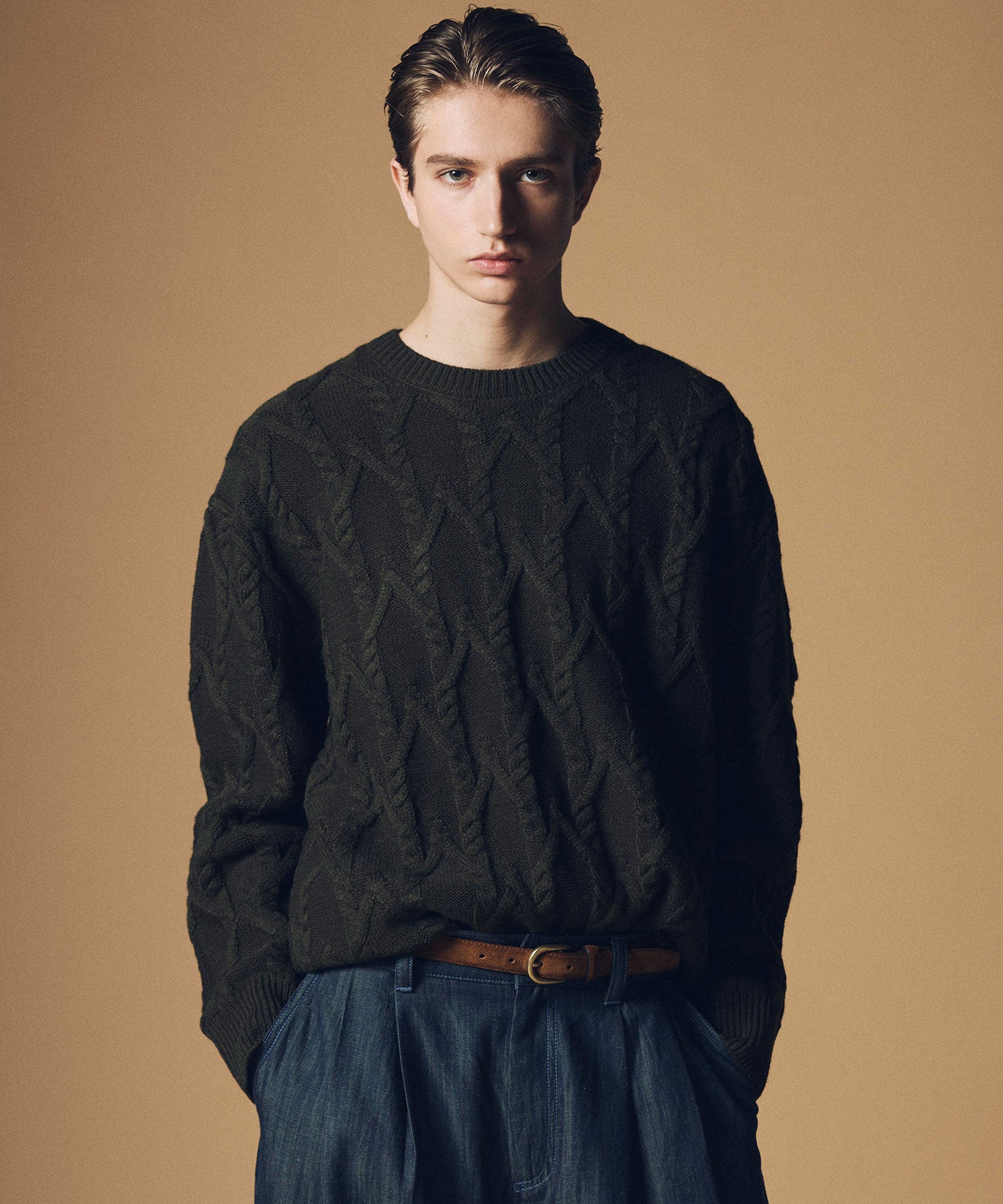 ケーブル編み クルーネックニットプルオーバー