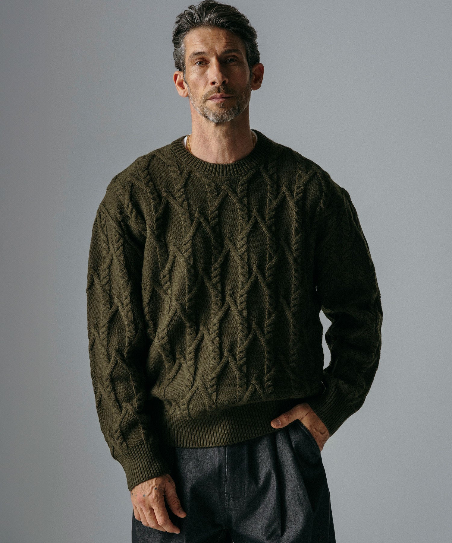 ケーブル編み クルーネックニットプルオーバー