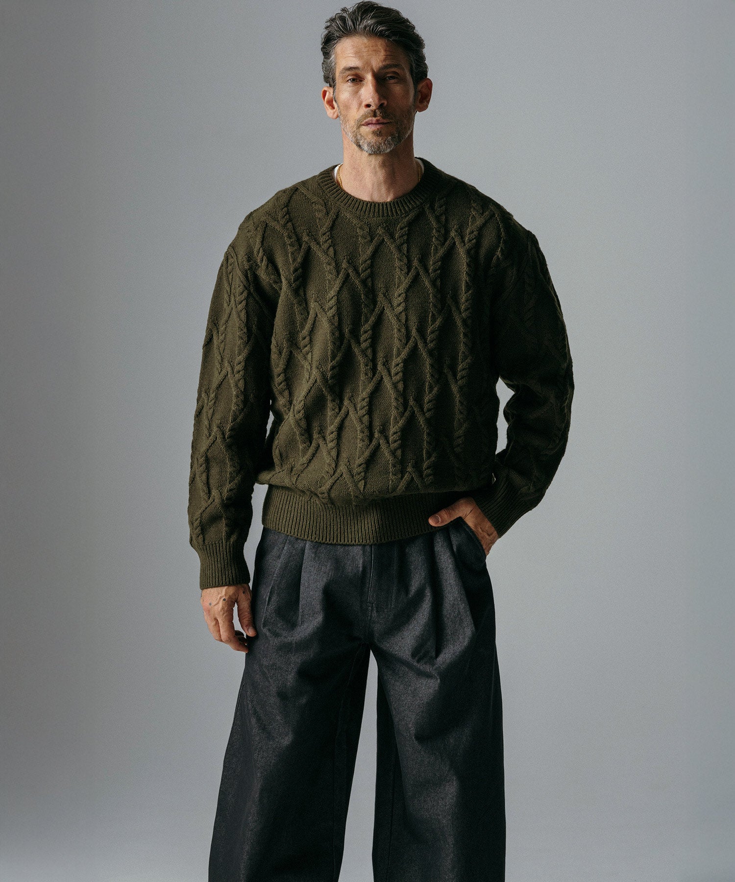 ケーブル編み クルーネックニットプルオーバー