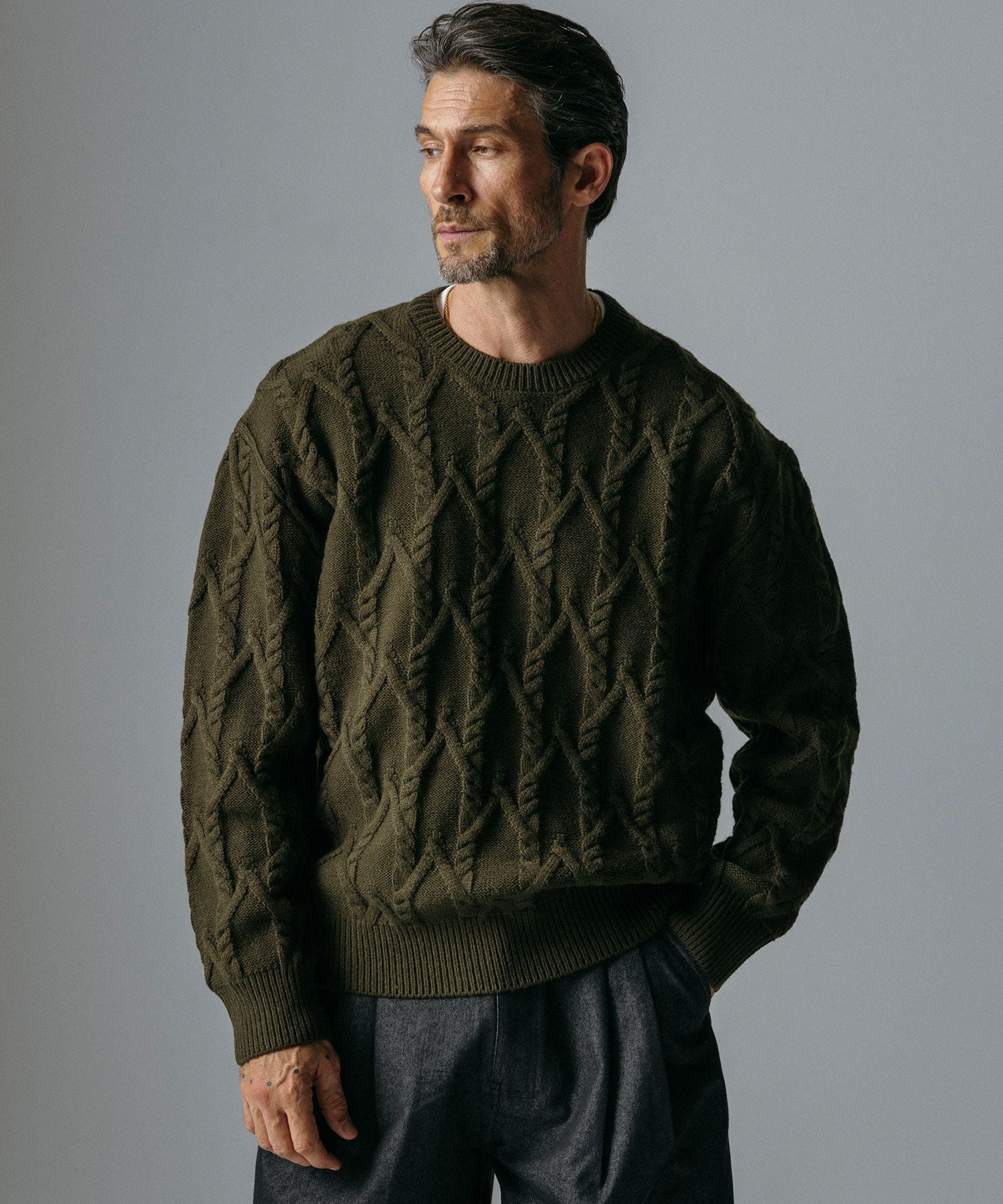 ケーブル編み クルーネックニットプルオーバー