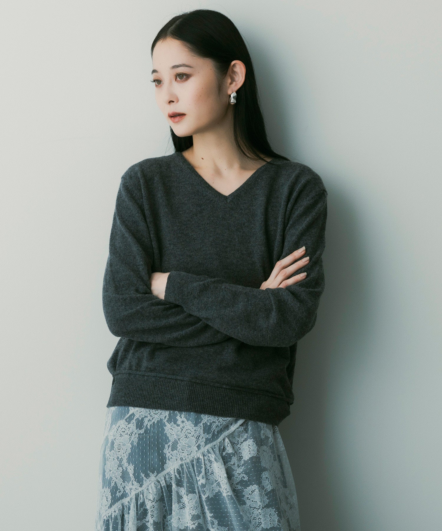 【12月上旬お届け予約商品】カシミヤブレンドVネックニット