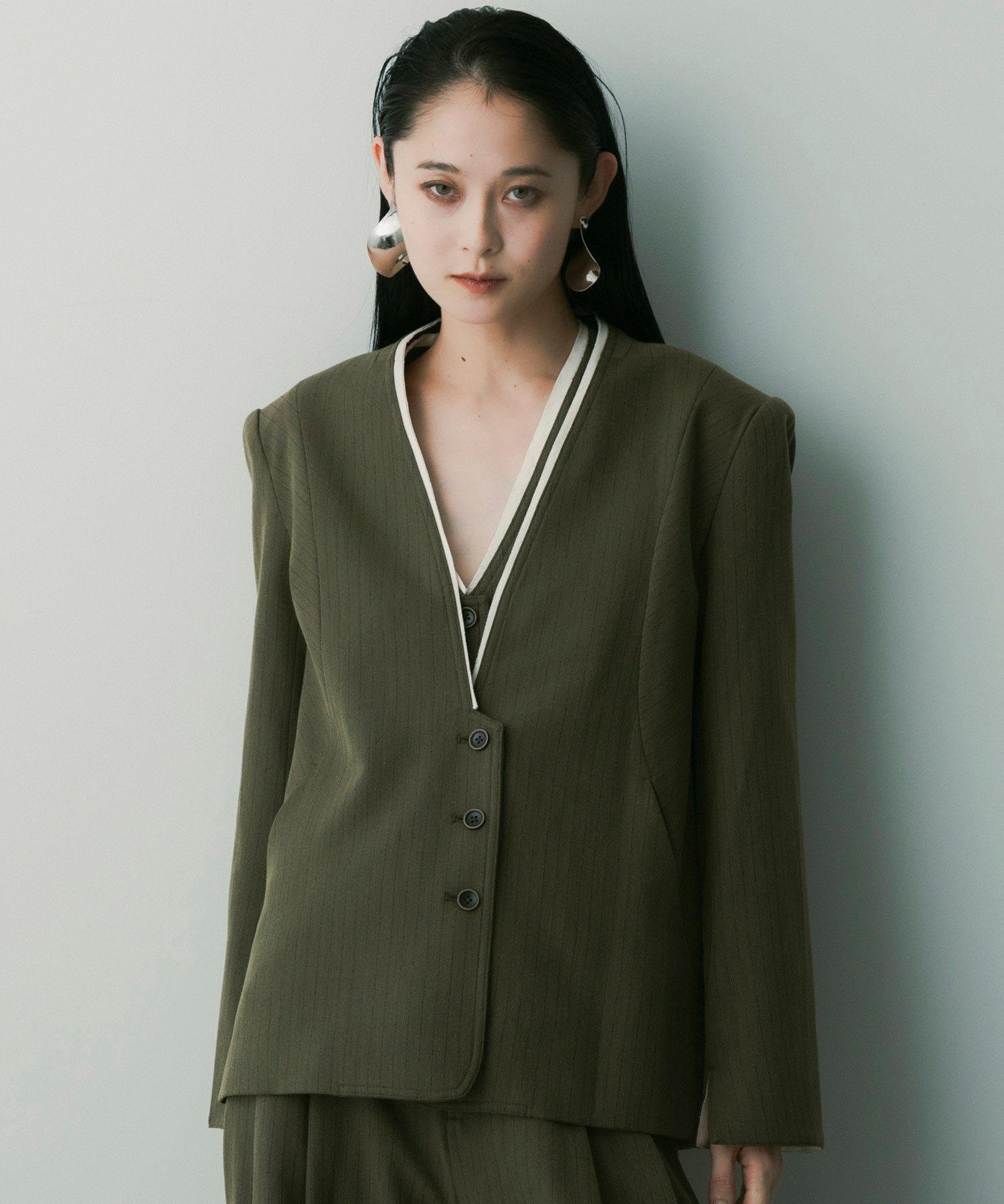 【3月中旬お届け予約商品】ストライプノーカラージャケット