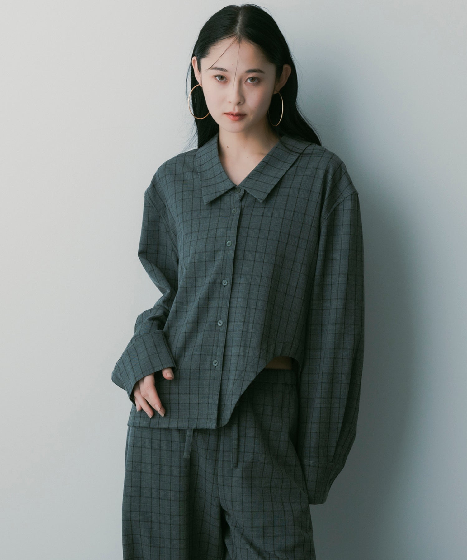 カットデザイン チェックシャツ