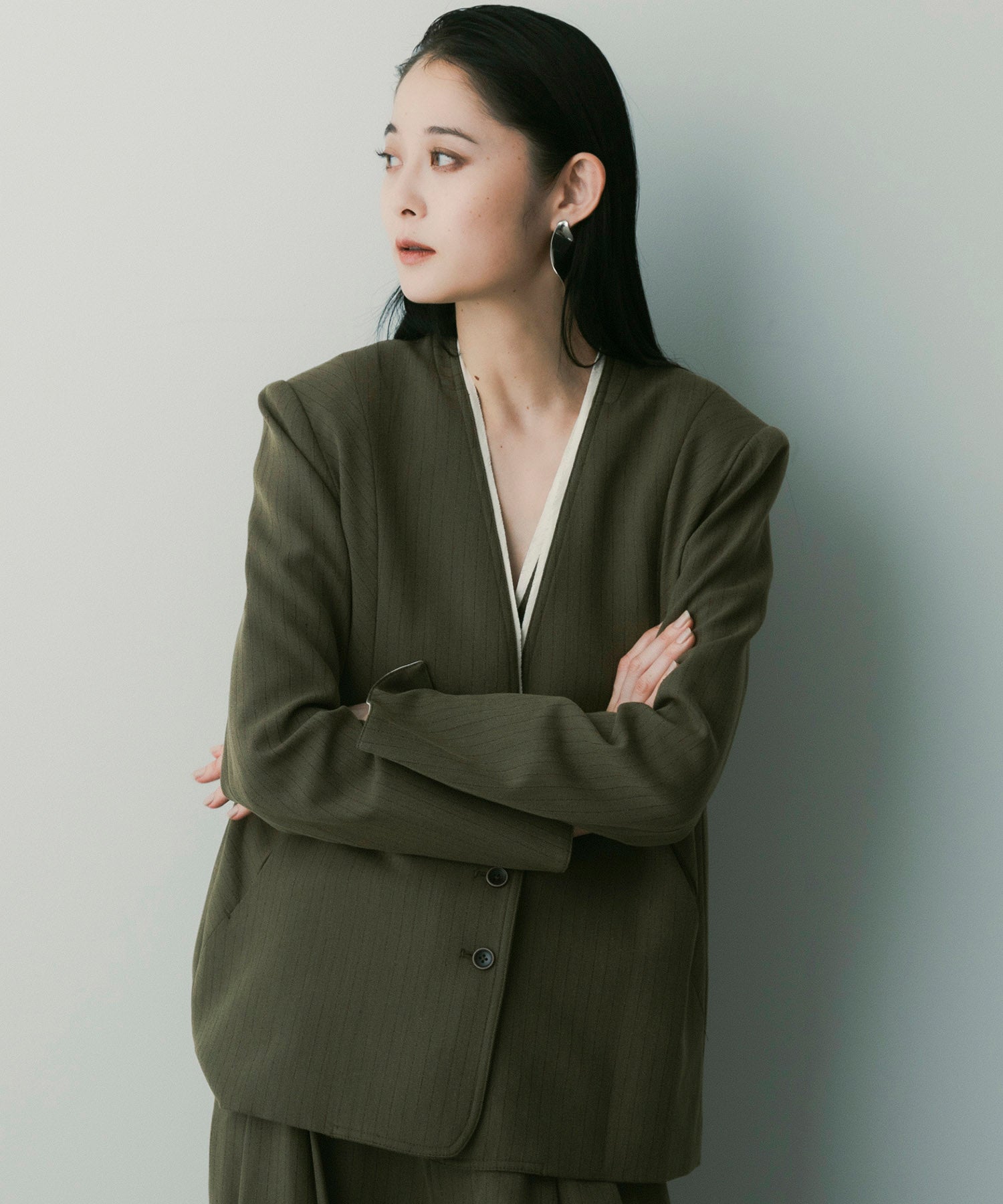 【3月中旬お届け予約商品】ストライプノーカラージャケット