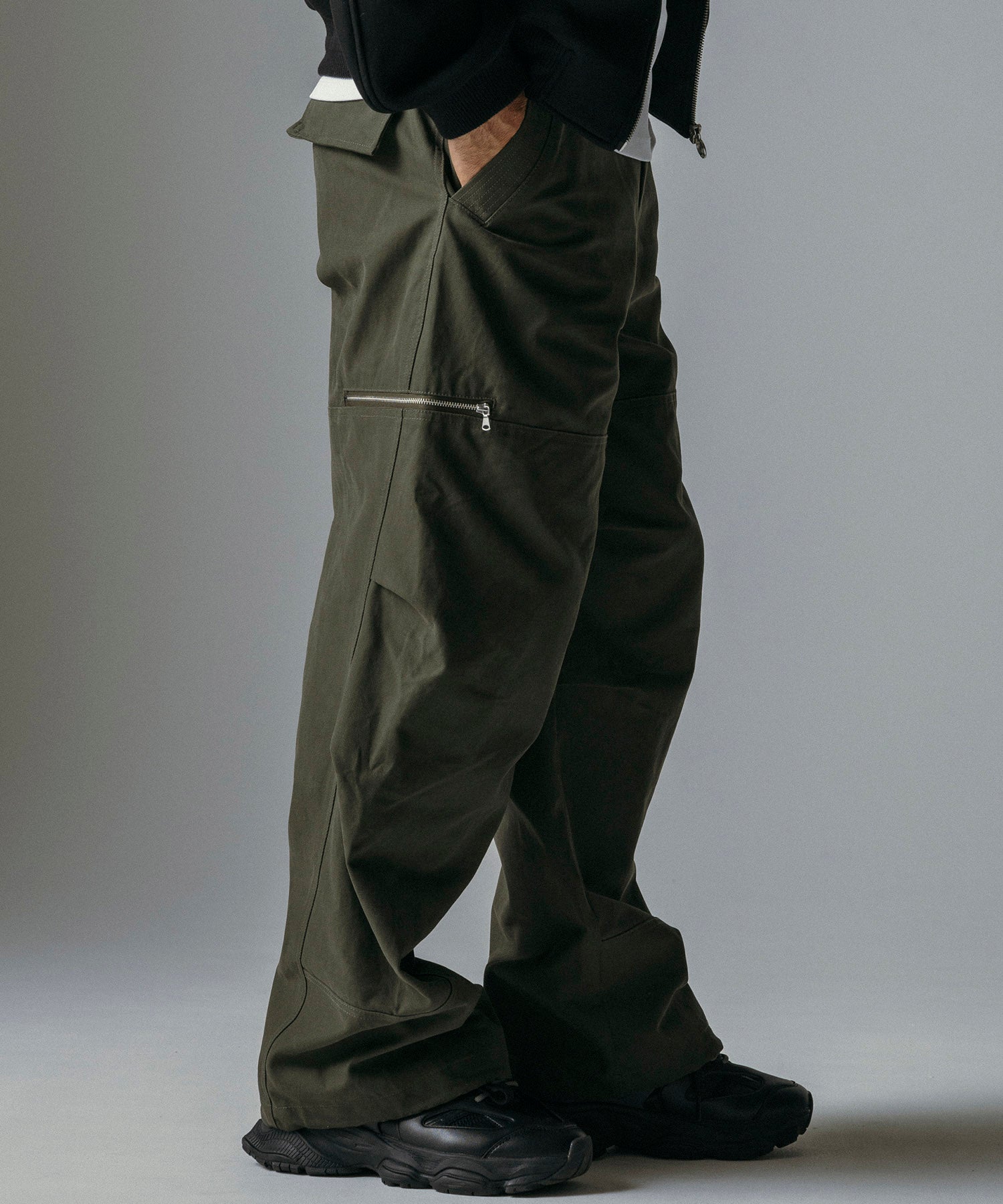 ワイドストレート カーゴパンツ