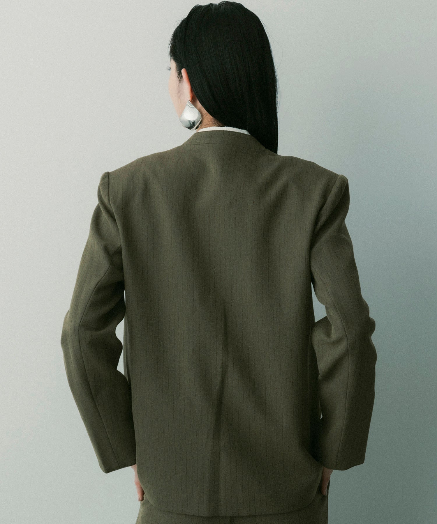 【12月中旬お届け予約商品】ストライプノーカラージャケット