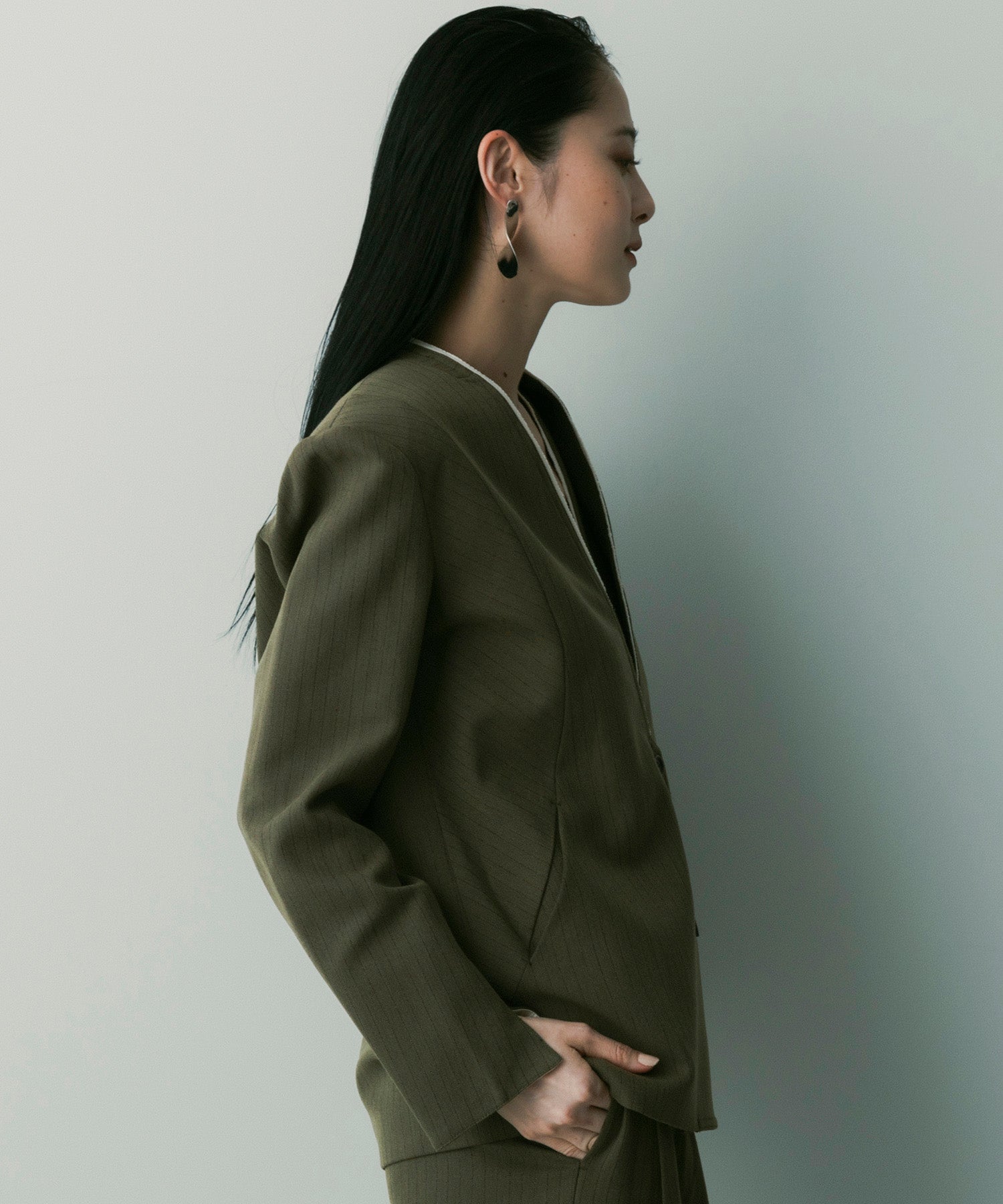 【3月中旬お届け予約商品】ストライプノーカラージャケット