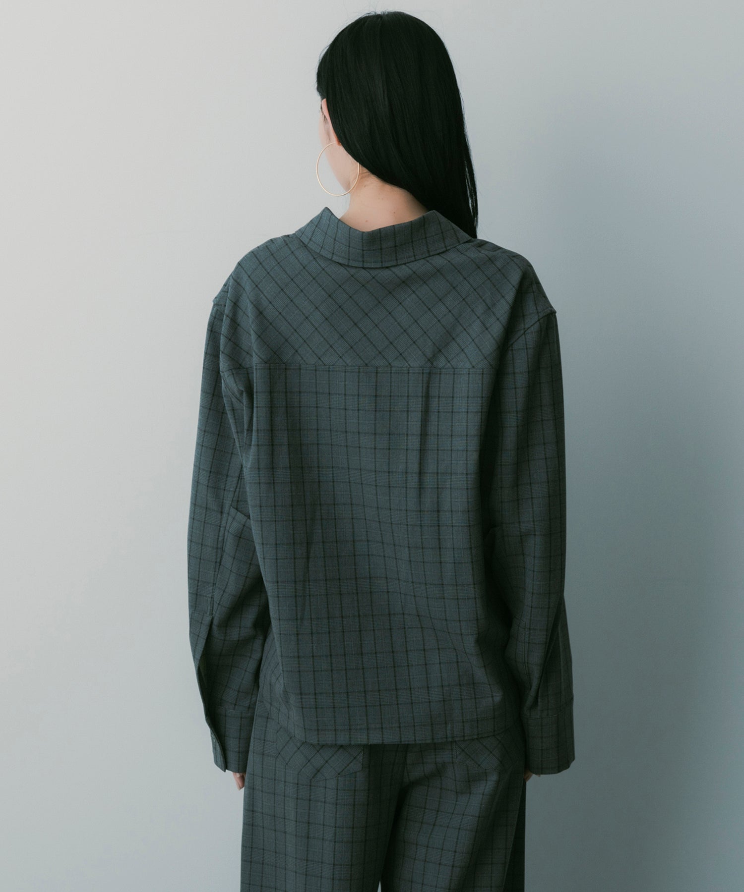 カットデザイン チェックシャツ