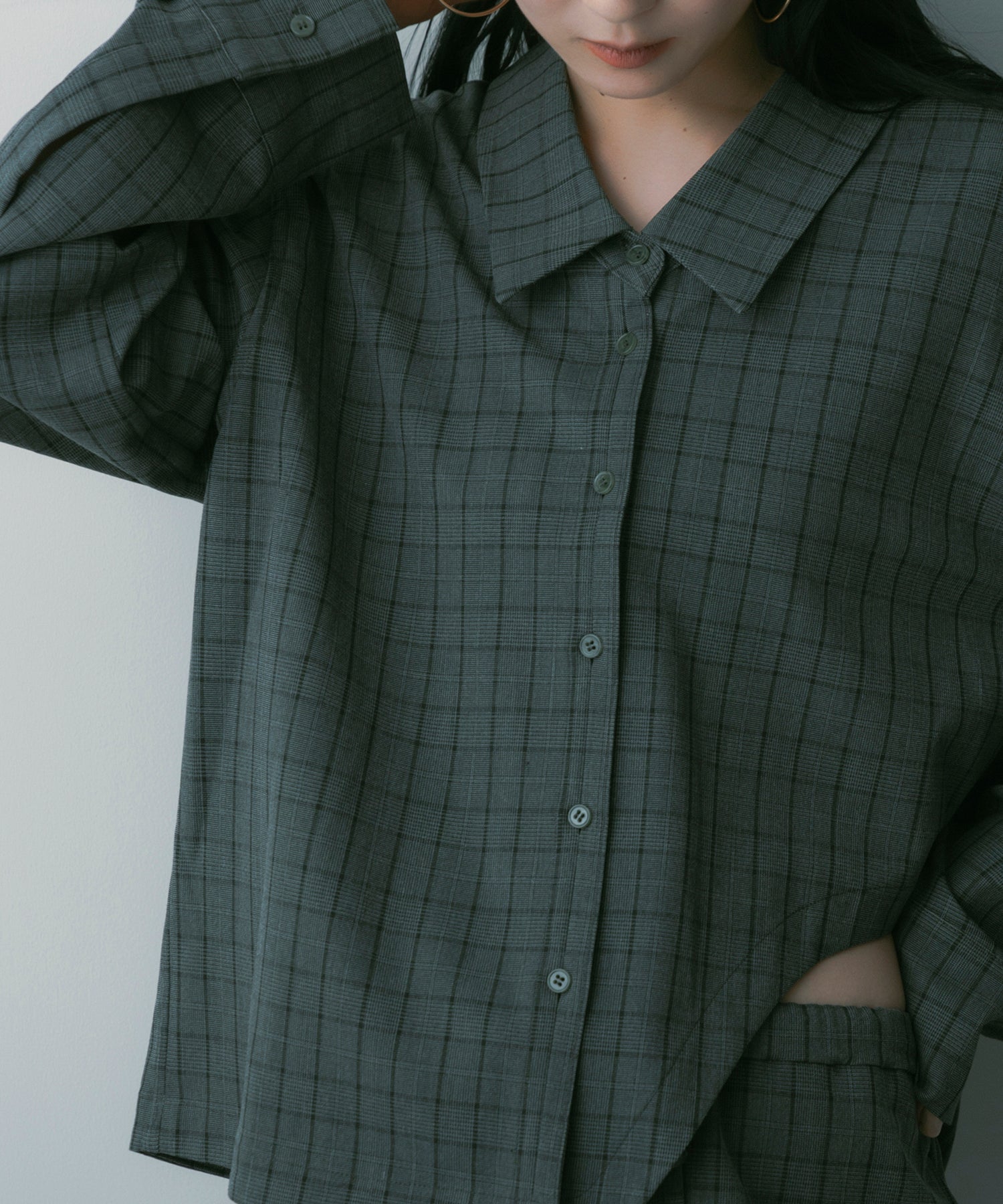 カットデザイン チェックシャツ